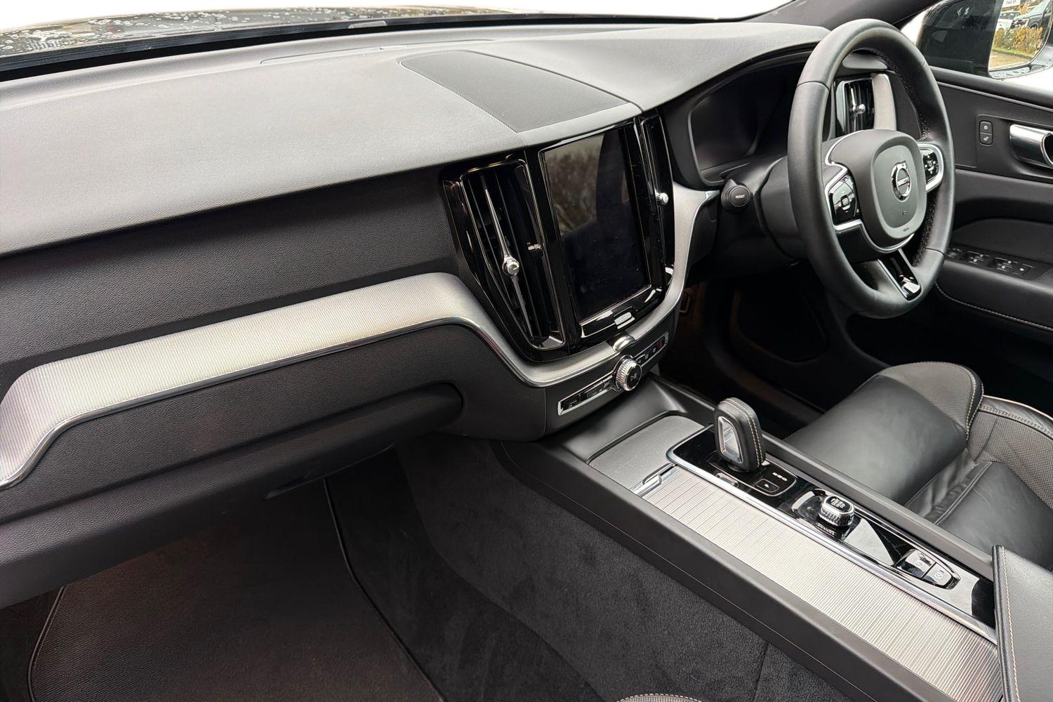 Used Volvo XC60 2022 for sale - 76544620: Photo 2