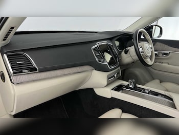 Used Volvo XC90 2023 for sale - 79230115: Photo