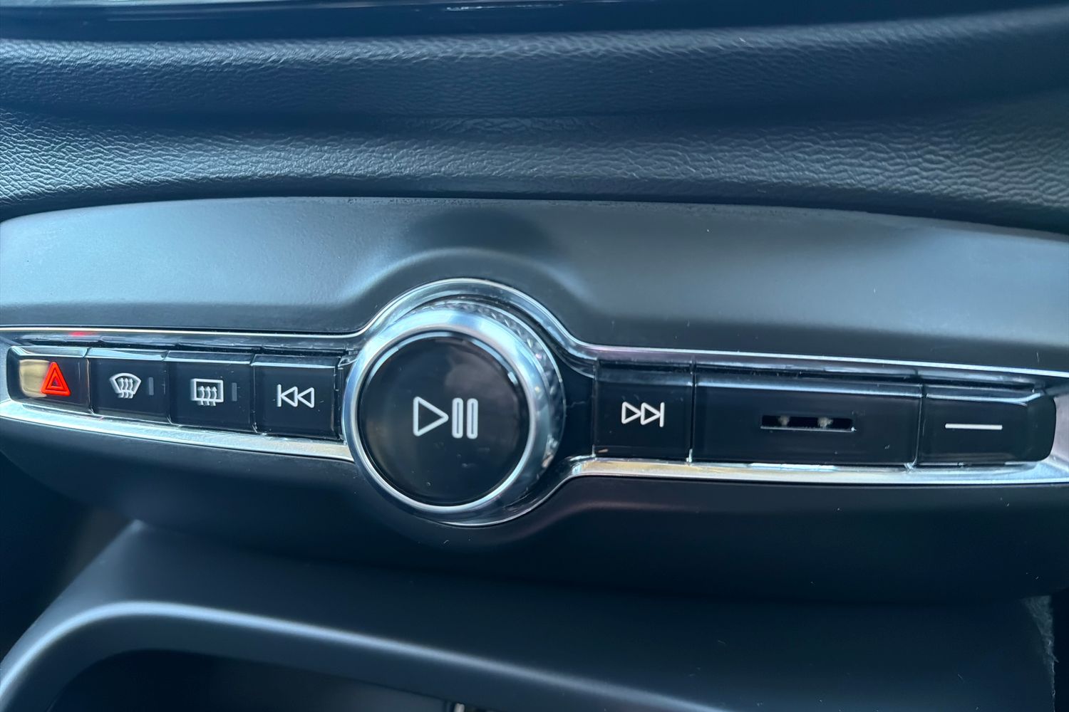 Used Volvo XC40 2025 for sale - 77619125: Photo 14