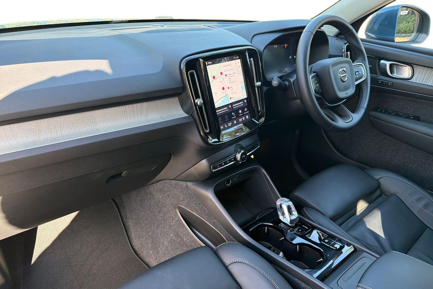 Used Volvo XC40 2025 for sale - 77619125: Photo 2