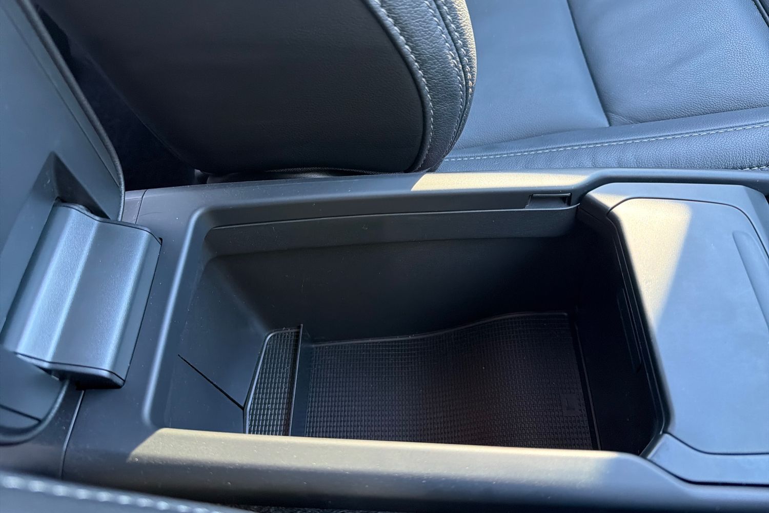 Used Volvo XC40 2025 for sale - 77619125: Photo 25