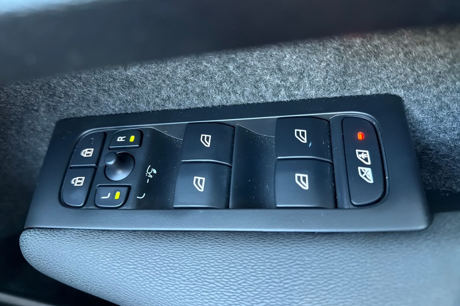 Used Volvo XC40 2025 for sale - 77619125: Photo 27