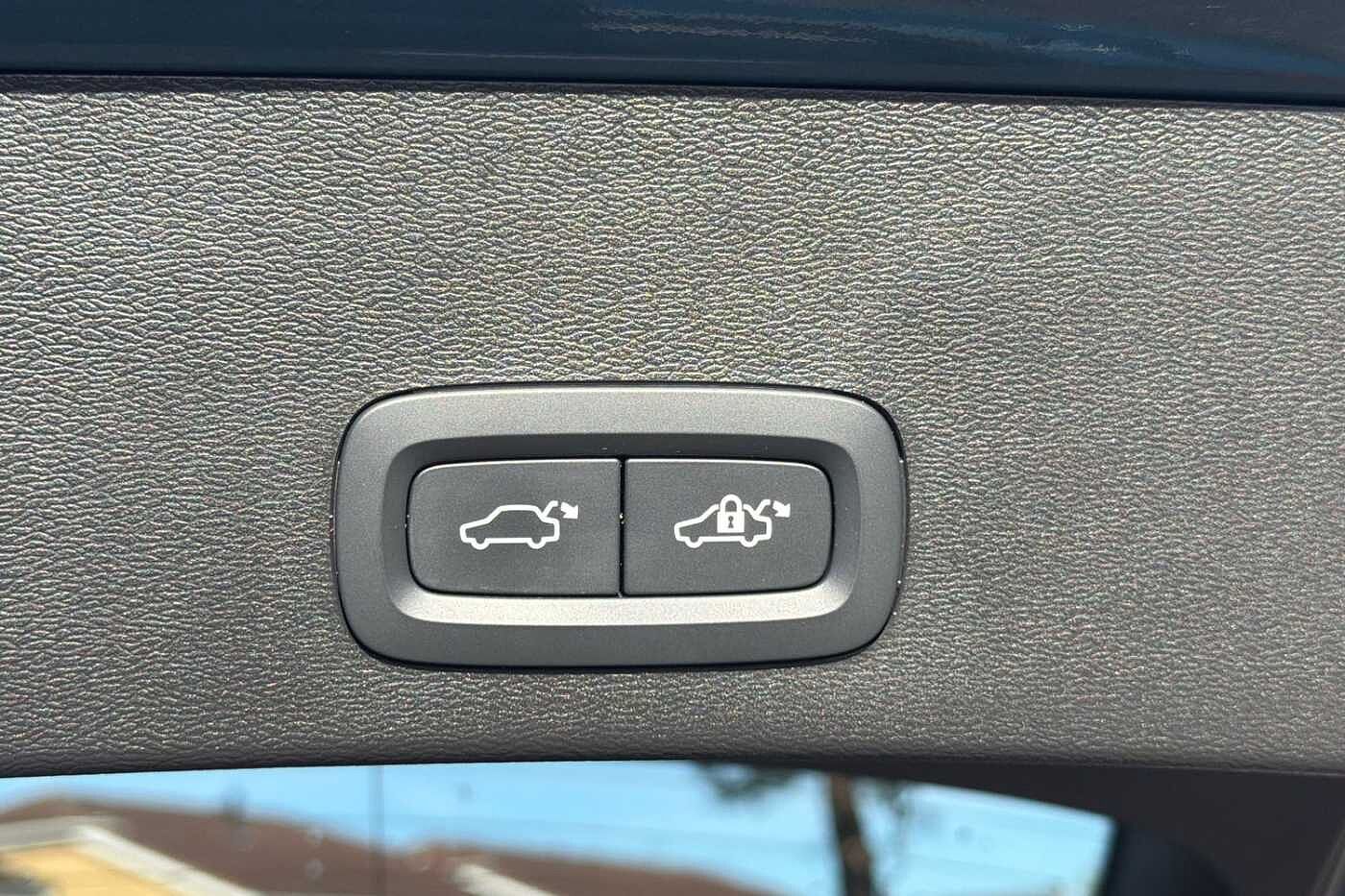 Used Volvo XC40 2025 for sale - 77619125: Photo 38