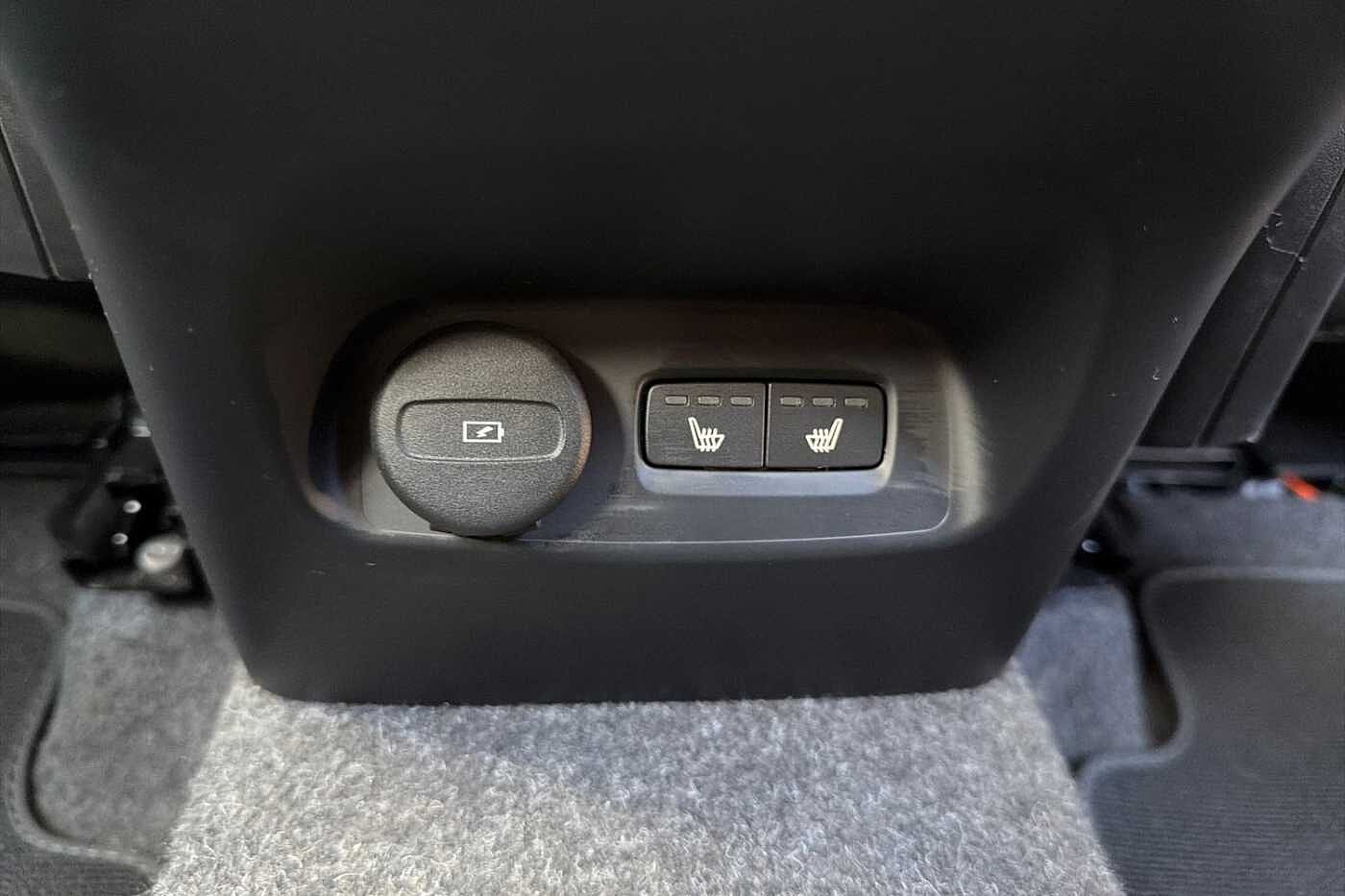 Used Volvo XC40 2025 for sale - 77619125: Photo 40