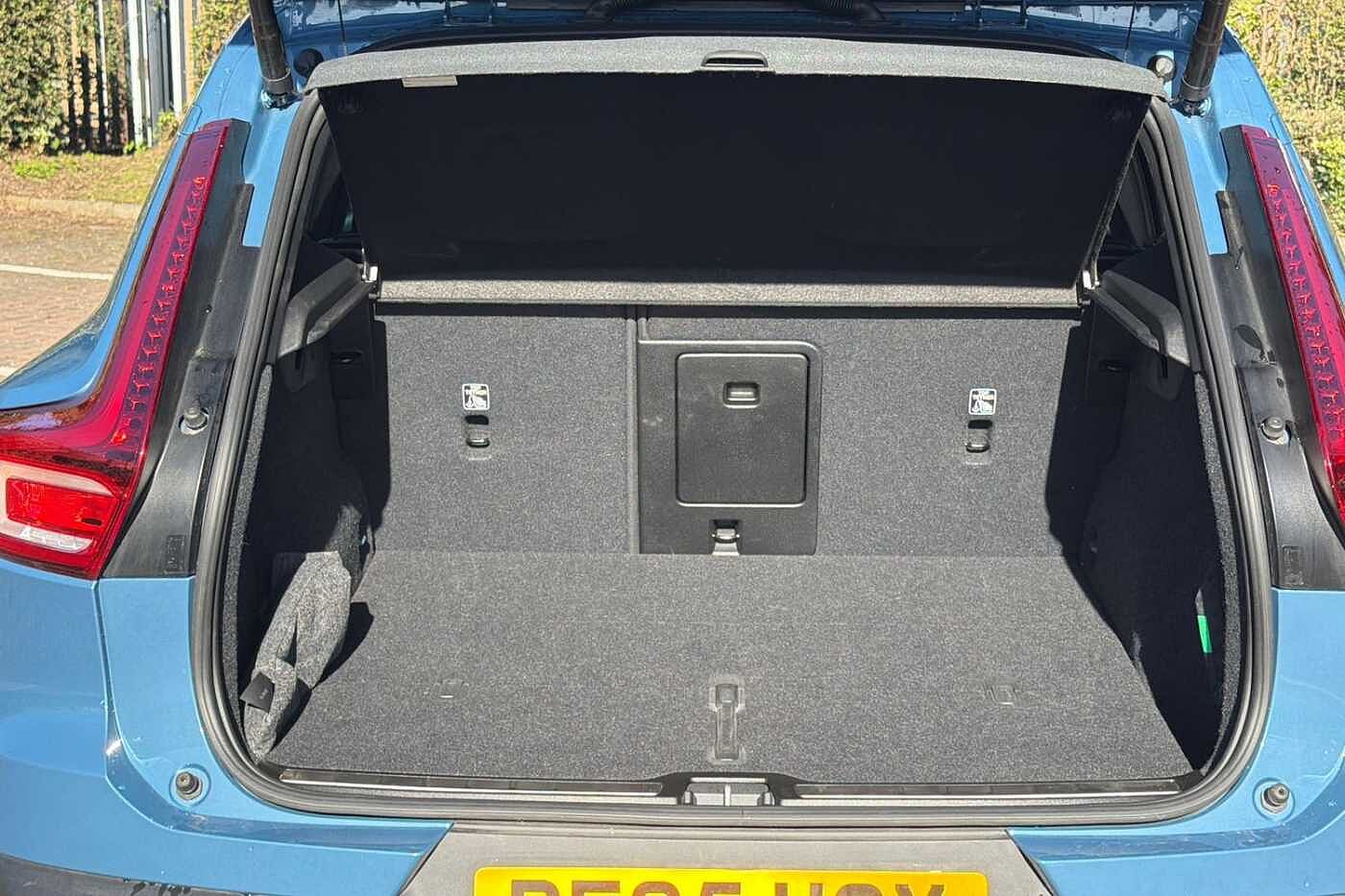 Used Volvo XC40 2025 for sale - 77619125: Photo 8