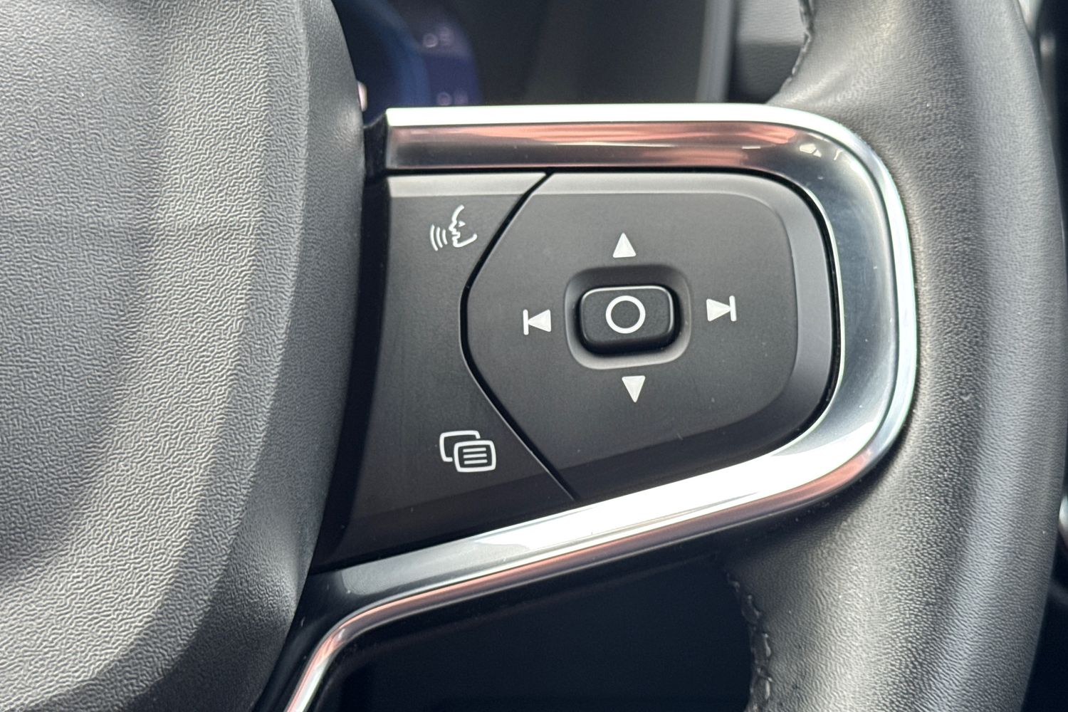 Used Volvo XC40 2022 for sale - 76079237: Photo 12