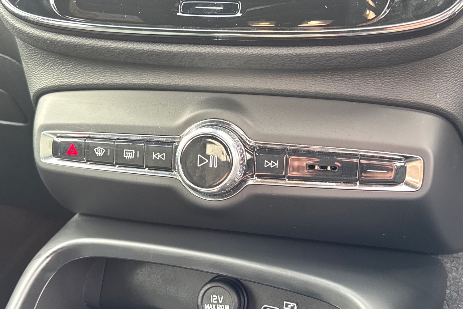 Used Volvo XC40 2022 for sale - 76079237: Photo 14