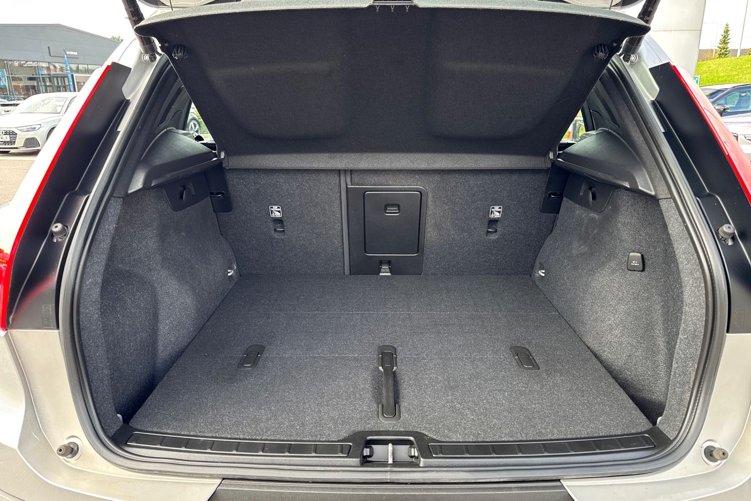 Used Volvo XC40 2022 for sale - 76079237: Photo 8