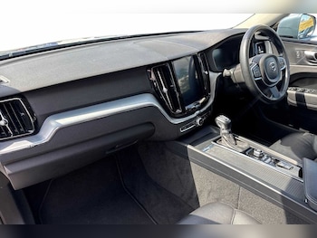 Used Volvo XC60 2018 for sale - 79354948: Photo