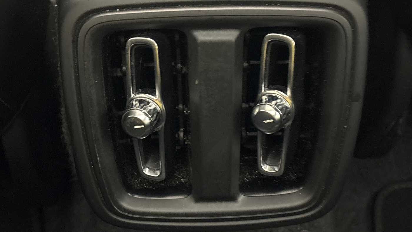 Used Volvo XC40 2025 for sale - 78165783: Photo 17