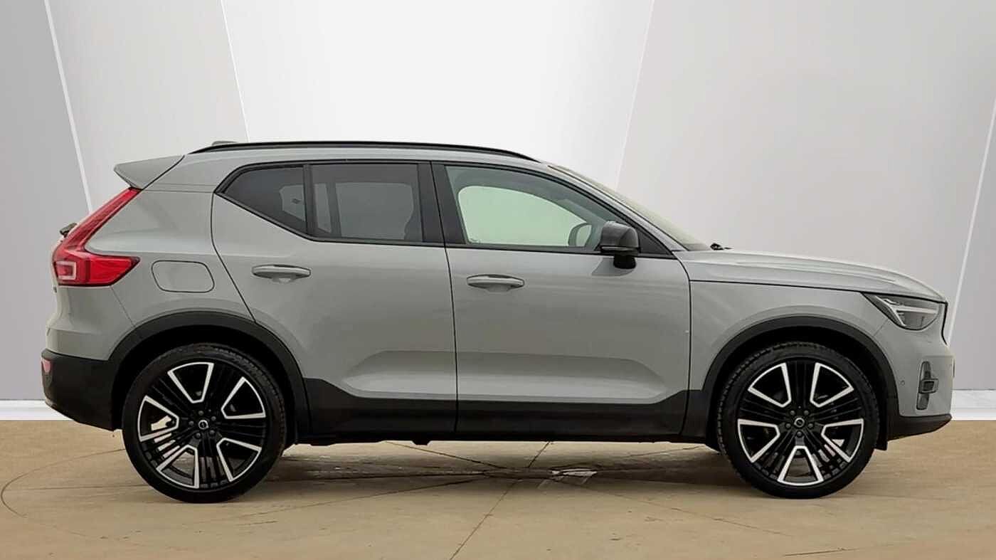Used Volvo XC40 2025 for sale - 78165783: Photo 2