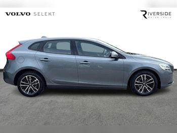 Used Volvo V40 2019 for sale - 77630836: Photo