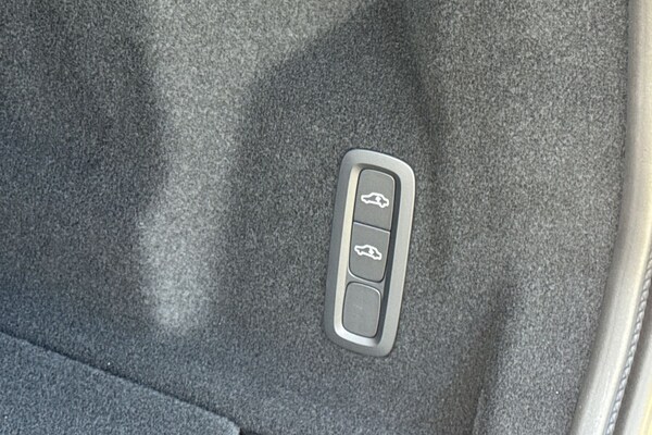 Used Volvo XC60 2025 for sale - 75467900: Photo 38