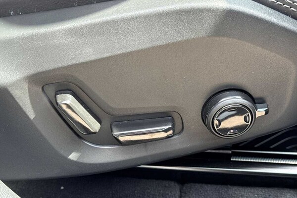 Used Volvo XC60 2025 for sale - 75467900: Photo 39