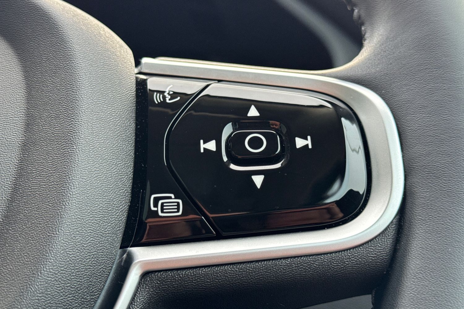 Used Volvo XC60 2025 for sale - 76817842: Photo 12