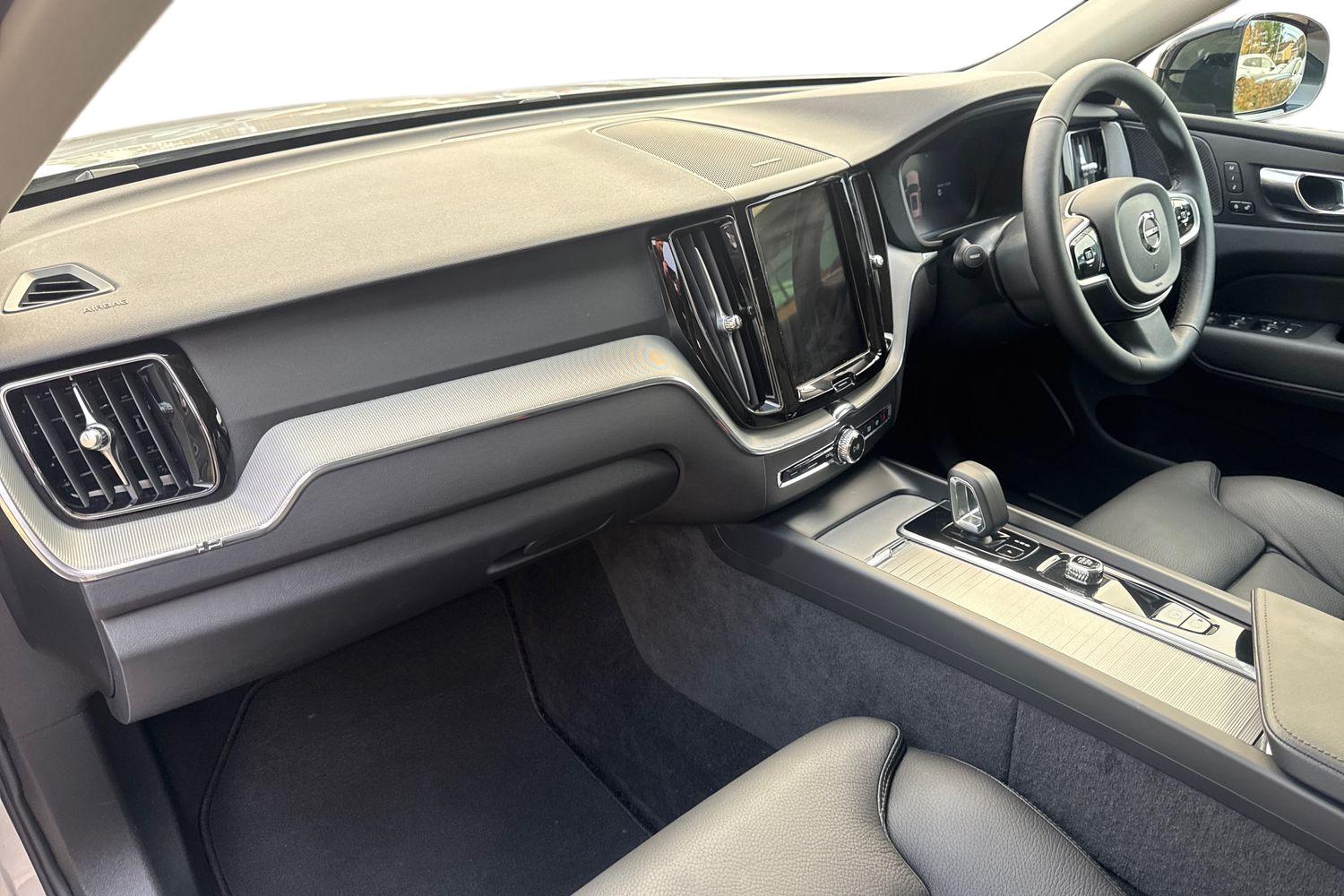 Used Volvo XC60 2025 for sale - 76817842: Photo 2