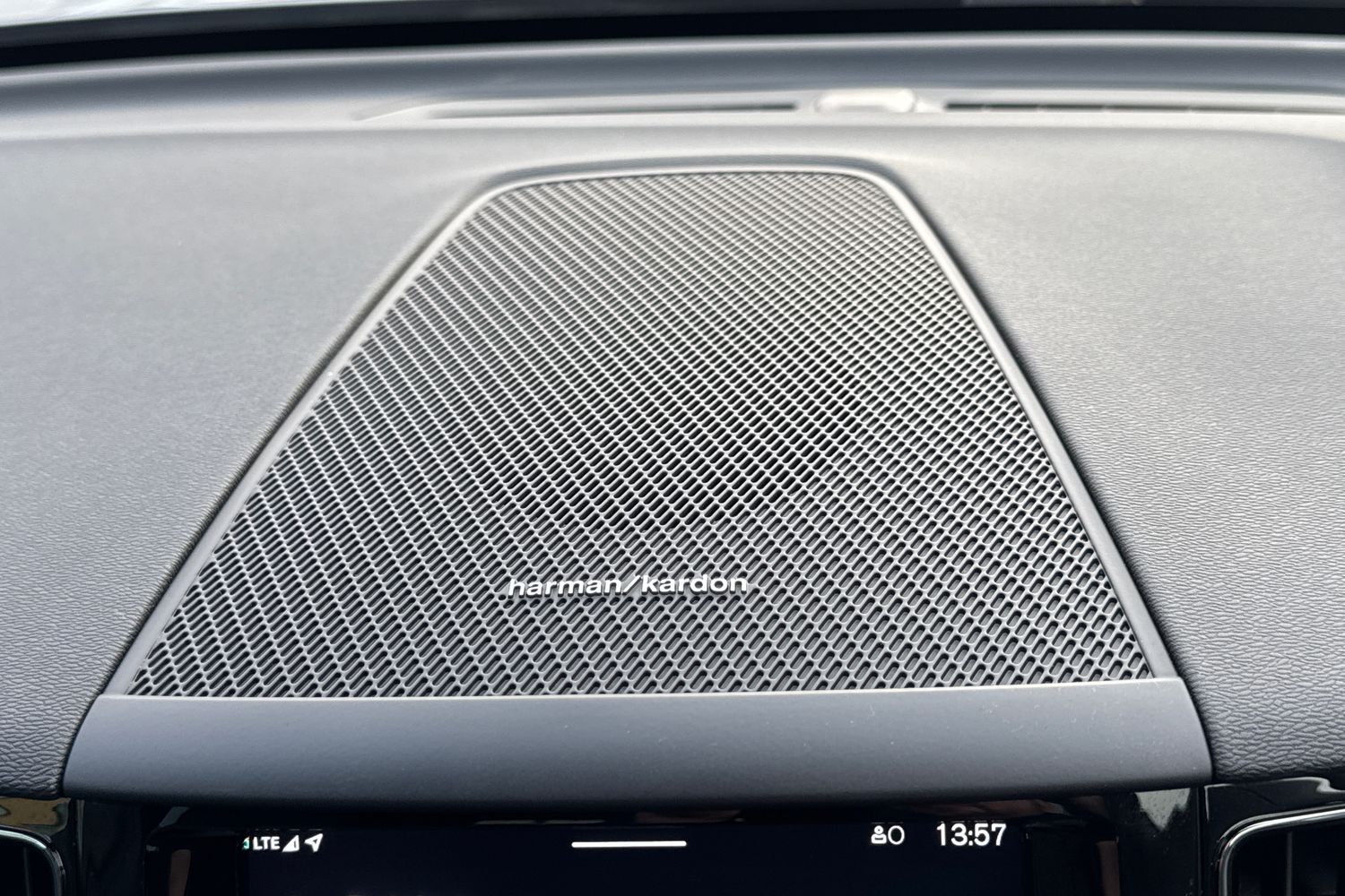 Used Volvo XC60 2025 for sale - 76817842: Photo 28