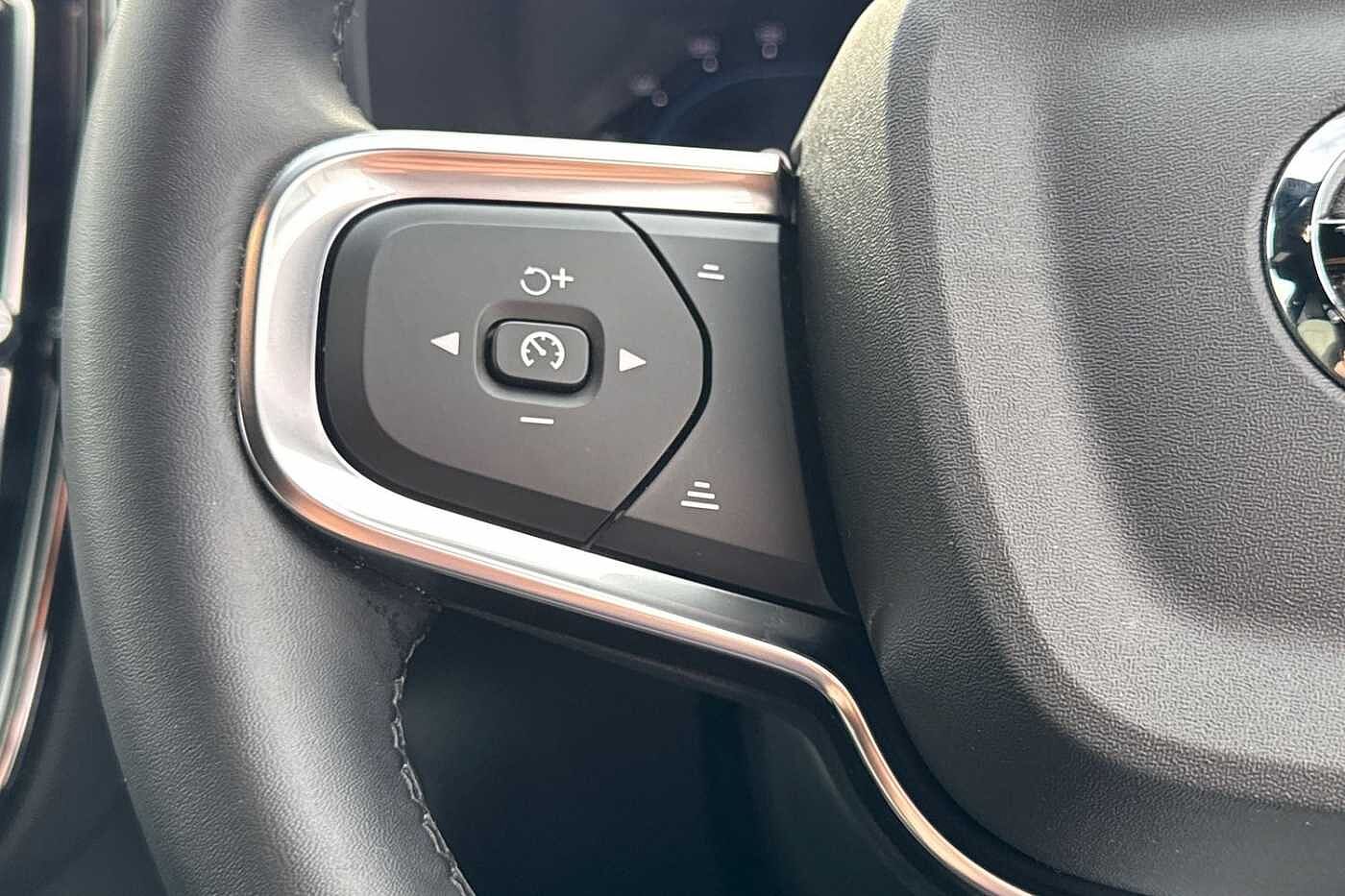 Used Volvo XC40 2023 for sale - 76302391: Photo 11