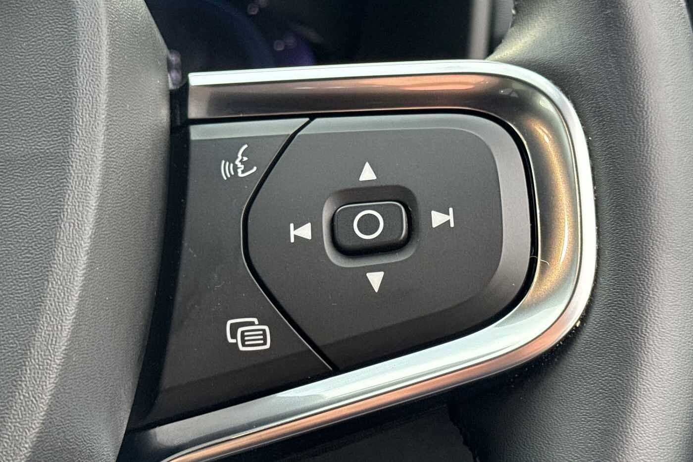 Used Volvo XC40 2023 for sale - 76302391: Photo 12