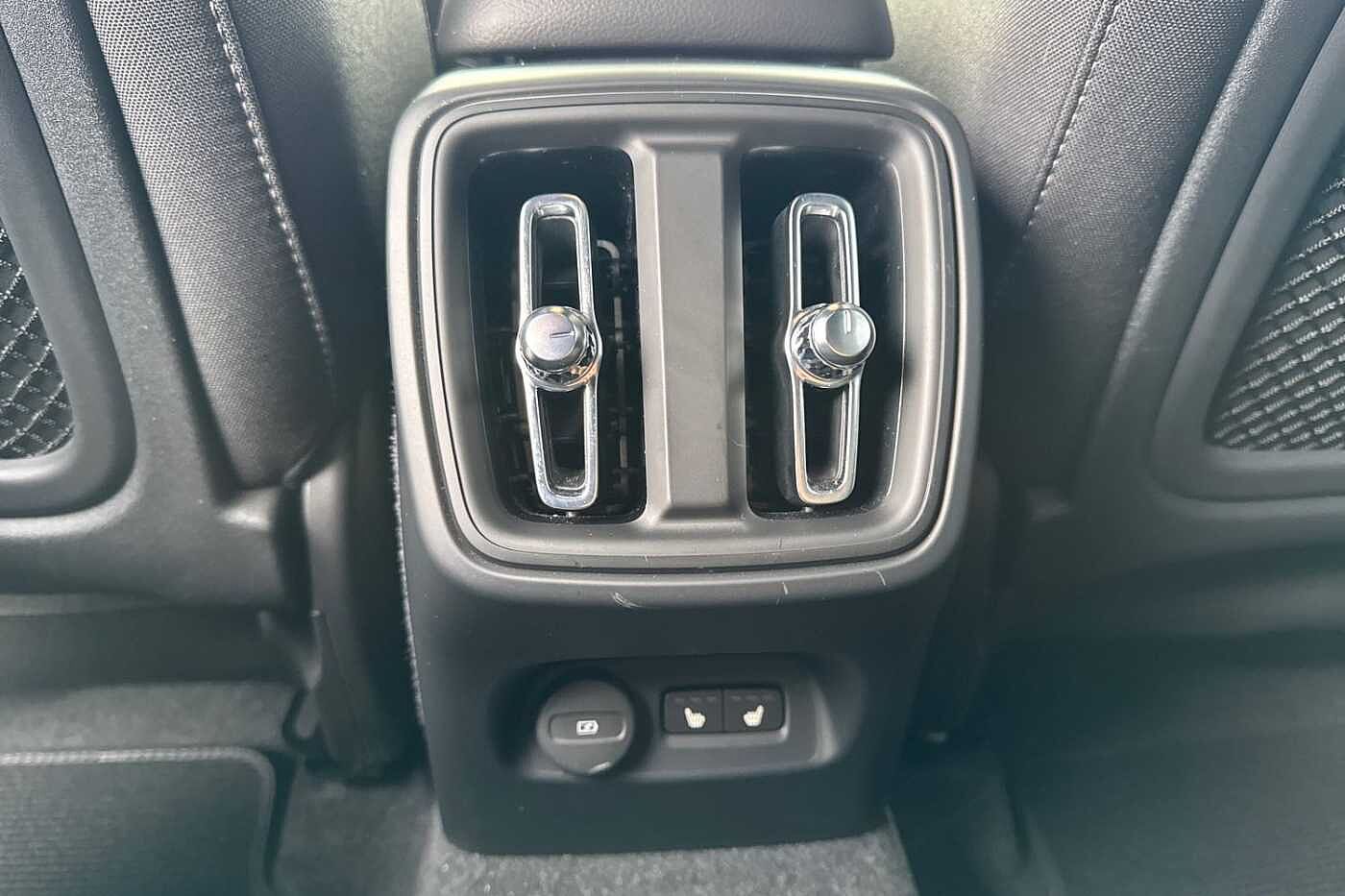 Used Volvo XC40 2023 for sale - 76302391: Photo 36