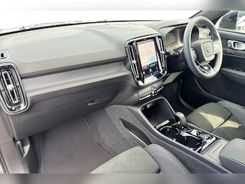 Used Volvo XC40 2023 for sale - 79241234: Photo