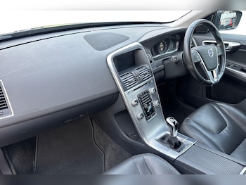 Used Volvo XC60 2017 for sale - 77353718: Photo