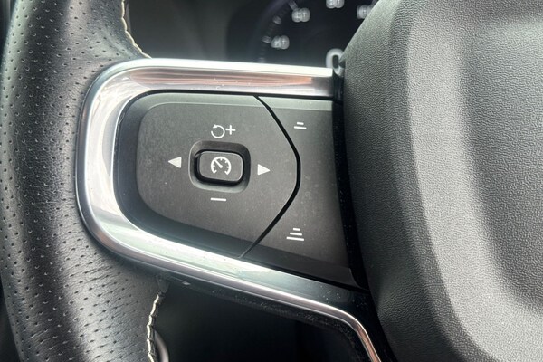 Used Volvo XC40 2021 for sale - 75467723: Photo 11
