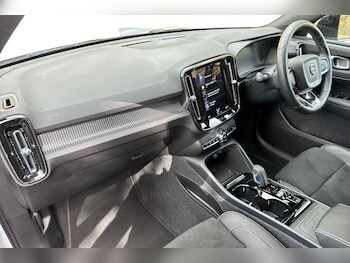 Used Volvo XC40 2021 for sale - 75864802: Photo