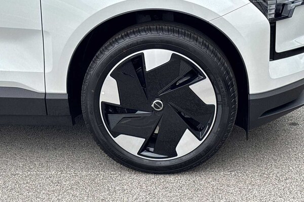 Used Volvo EX30 2025 for sale - 75467577: Photo 5