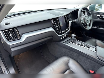 Used Volvo XC60 2019 for sale - 76466494: Photo