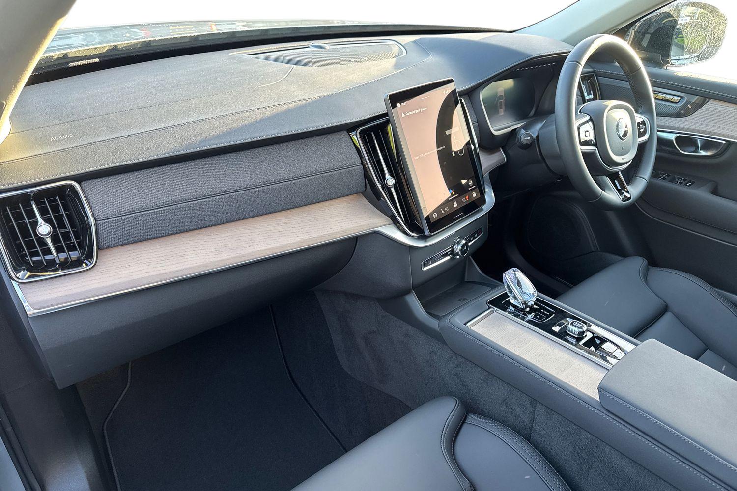 Used Volvo XC90 2025 for sale - 76796361: Photo 2