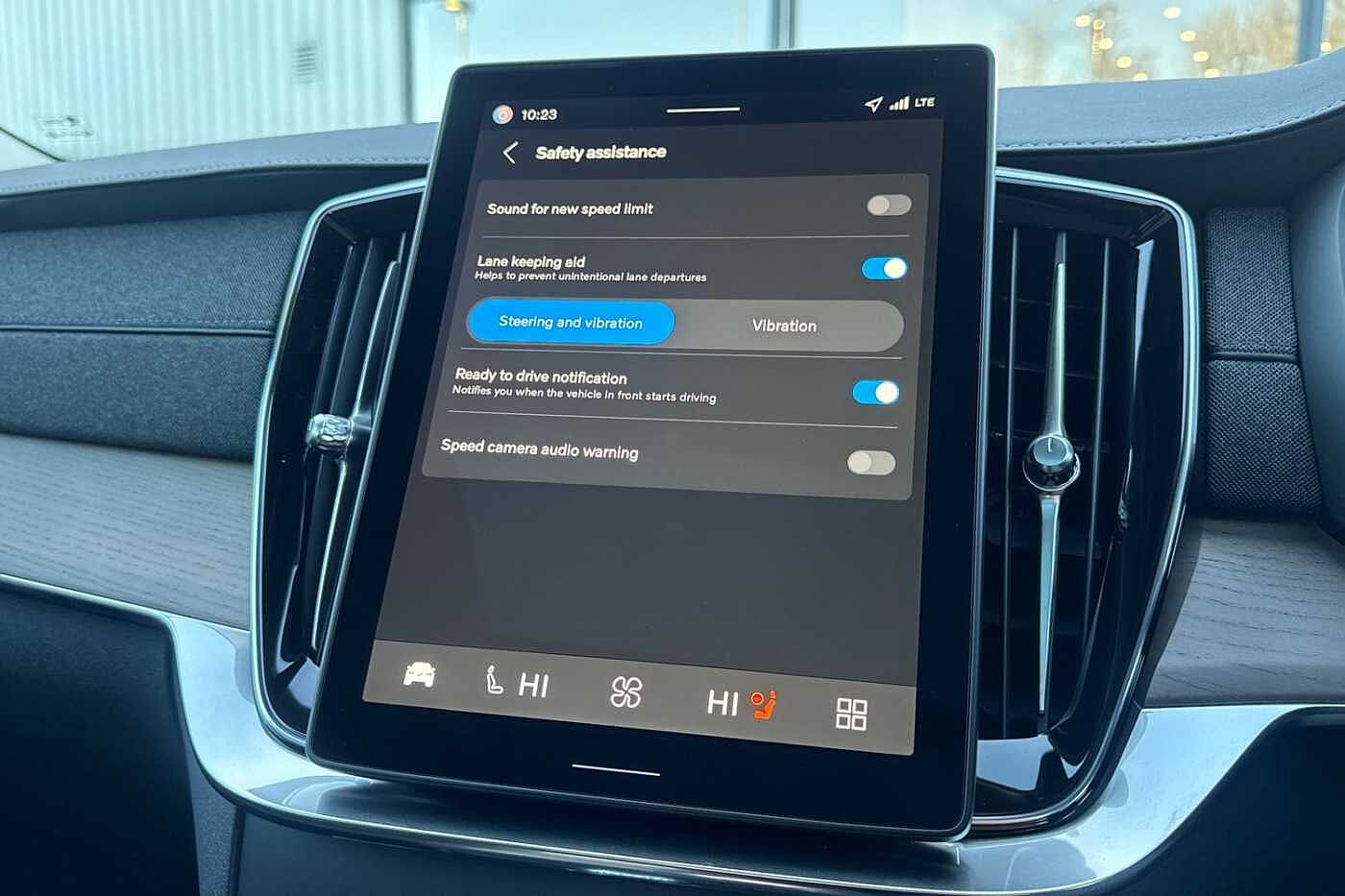 Used Volvo XC90 2025 for sale - 76796361: Photo 27