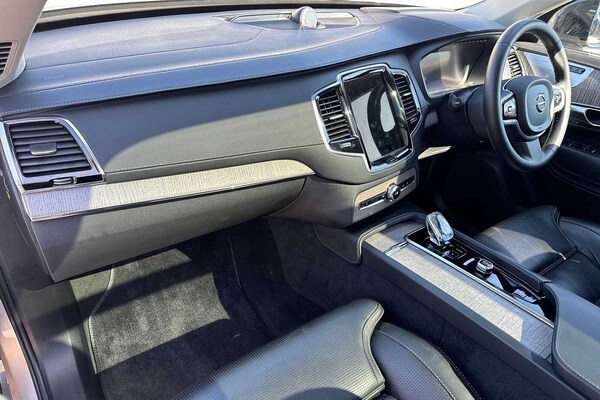 Used Volvo XC90 2022 for sale - 75467611: Photo 2