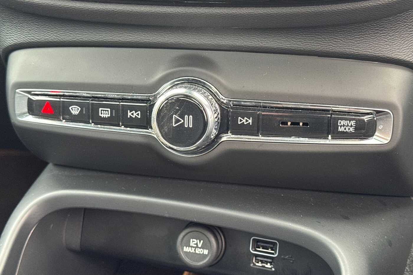 Used Volvo XC40 2022 for sale - 77198271: Photo 14