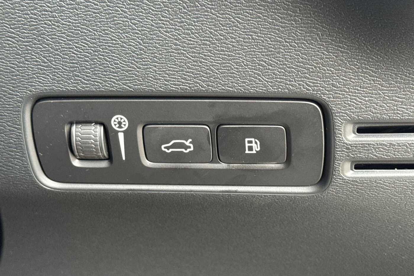 Used Volvo XC40 2022 for sale - 77198271: Photo 29