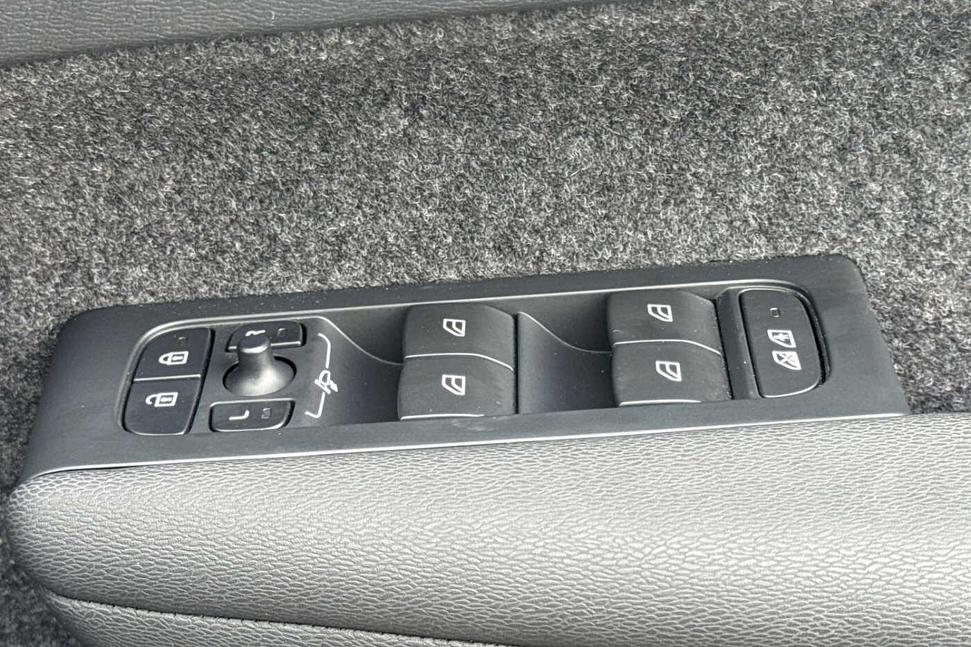 Used Volvo XC40 2022 for sale - 77198271: Photo 31