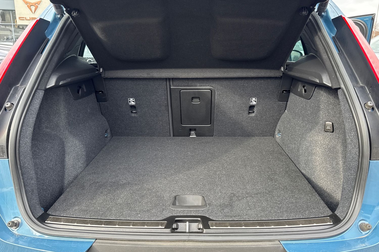 Used Volvo XC40 2022 for sale - 77198271: Photo 8