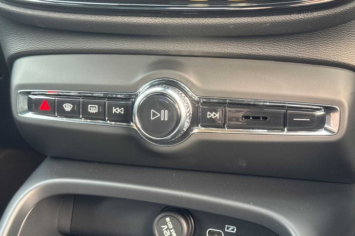 Used Volvo XC40 2025 for sale - 76614976: Photo 14