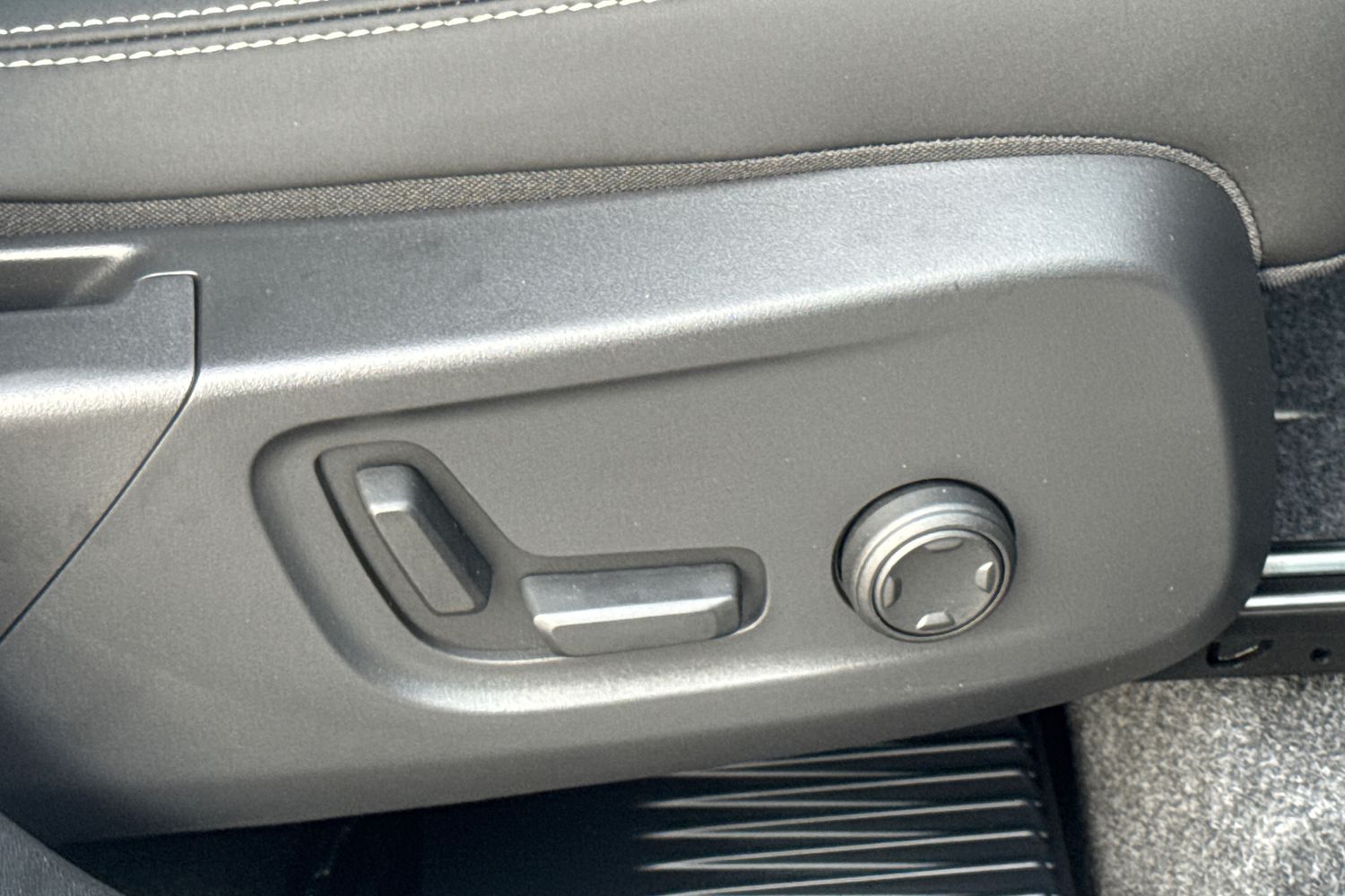 Used Volvo XC40 2025 for sale - 76614976: Photo 31