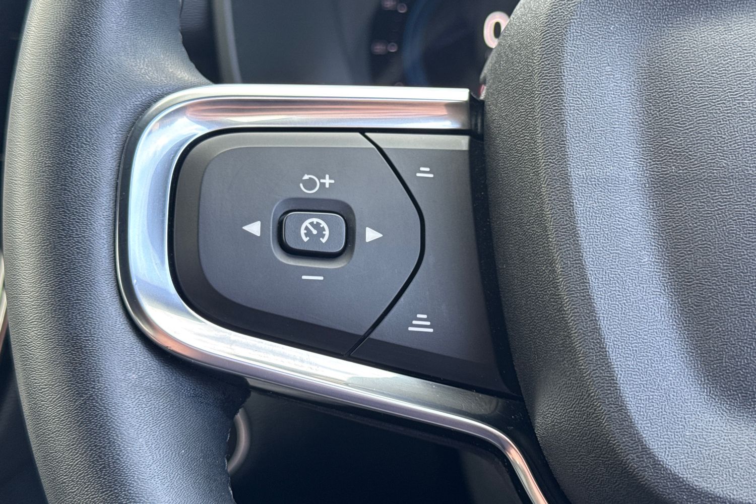 Used Volvo XC40 2022 for sale - 76079086: Photo 11