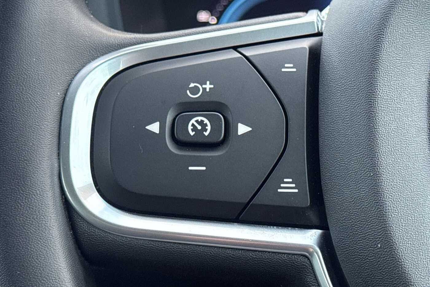 Used Volvo XC60 2022 for sale - 76796369: Photo 11