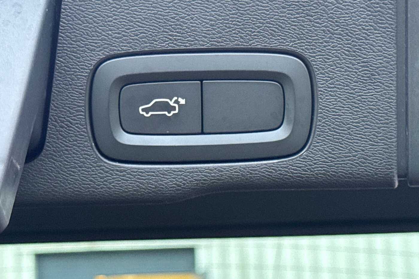 Used Volvo XC60 2022 for sale - 76796369: Photo 36