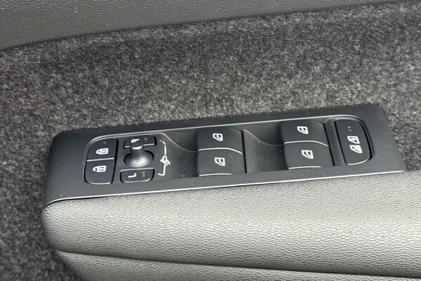Used Volvo XC40 2024 for sale - 75467981: Photo 32