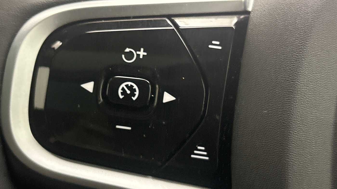 Used Volvo XC60 2025 for sale - 77848004: Photo 31