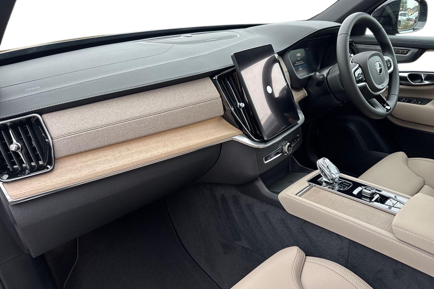 Used Volvo XC90 2025 for sale - 76738103: Photo 2