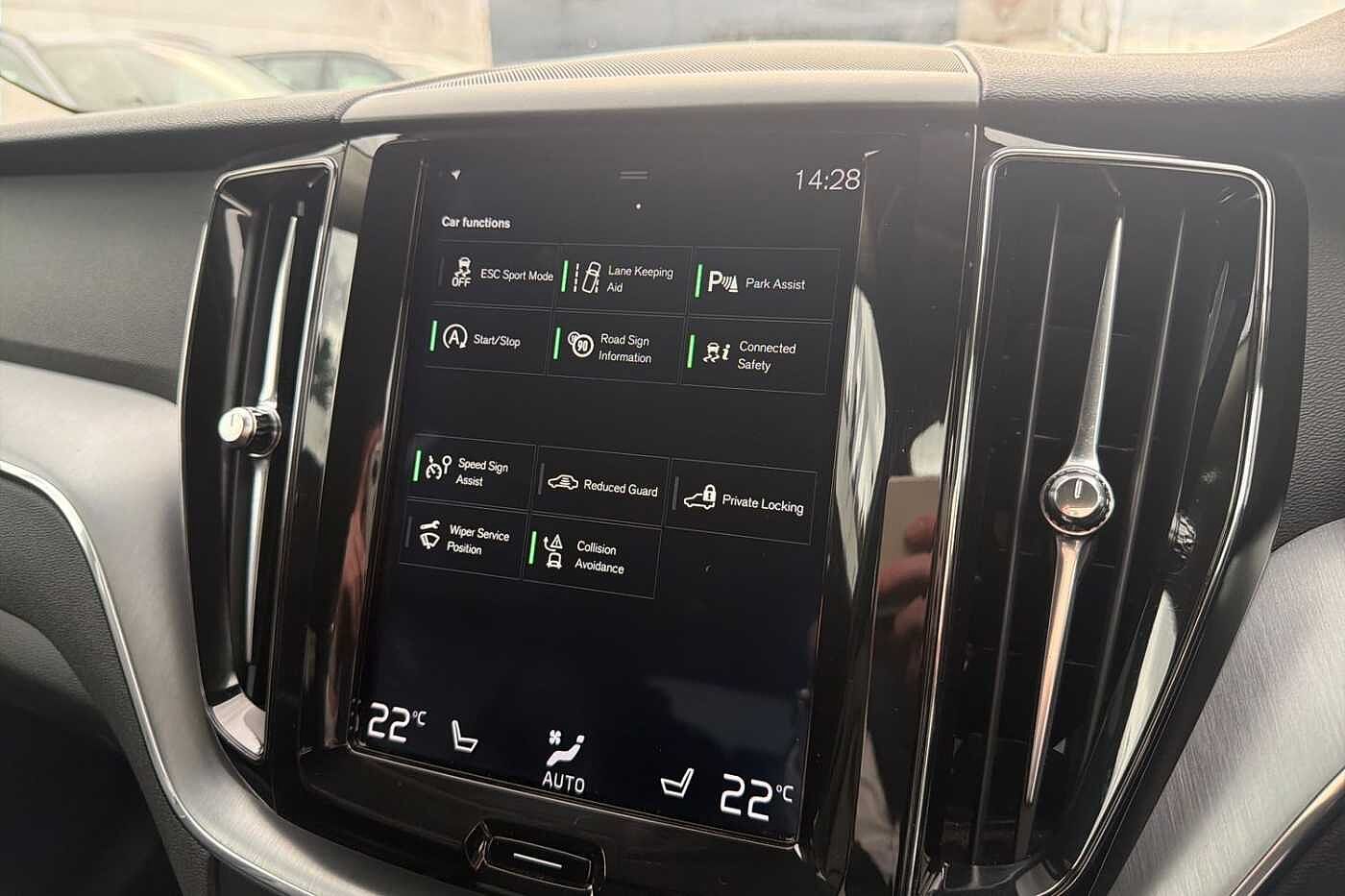 Used Volvo XC60 2018 for sale - 78027940: Photo 16