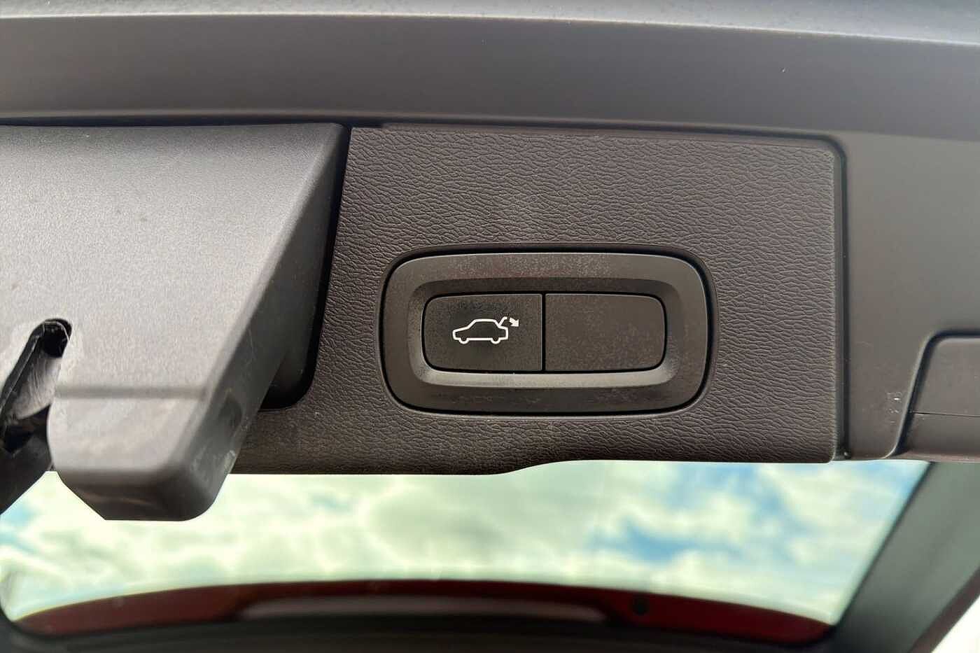 Used Volvo XC60 2018 for sale - 78027940: Photo 38