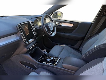 Used Volvo XC40 2023 for sale - 77833462: Photo