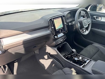 Used Volvo XC40 2026 for sale - 79341854: Photo