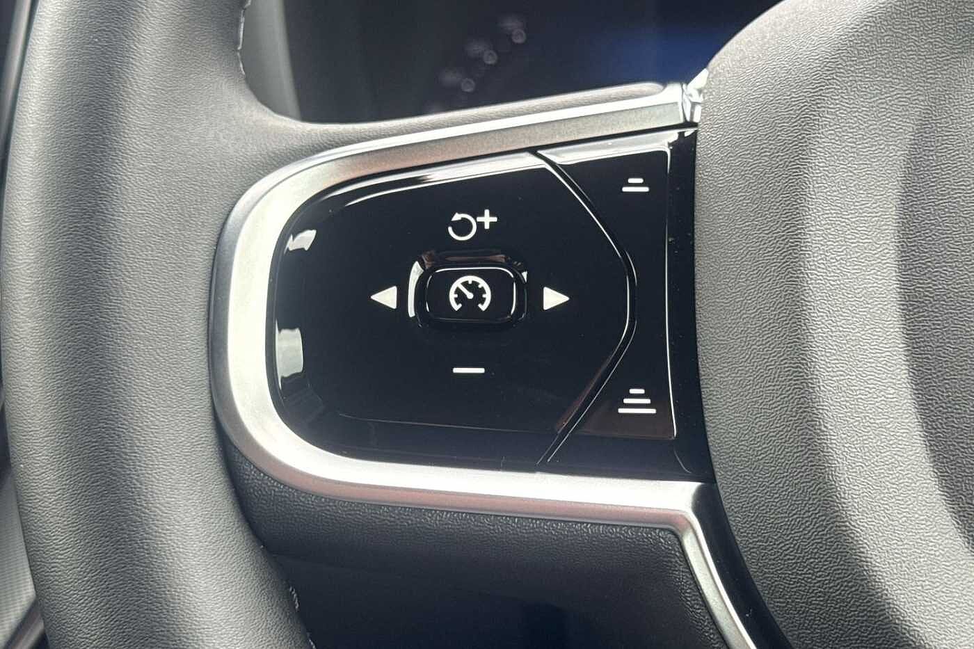 Used Volvo XC60 2025 for sale - 76630161: Photo 10